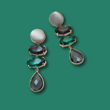 Carica l'immagine nel visualizzatore di Gallery, Orecchini seta cristallina
