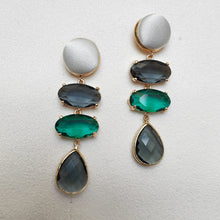 Carica l'immagine nel visualizzatore di Gallery, Orecchini seta cristallina
