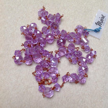 Carica l'immagine nel visualizzatore di Gallery, Collana in Cristallo Lilla