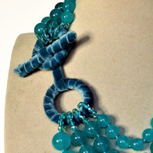 Carica l'immagine nel visualizzatore di Gallery, Collana Girocollo in Giada colore verde acqua