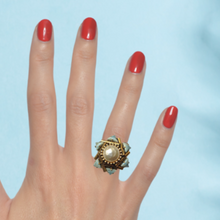 Carica l'immagine nel visualizzatore di Gallery, Anello Vintage Pietre Azzurre e Perla centrale